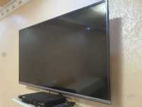 Panasonic televizor 43*