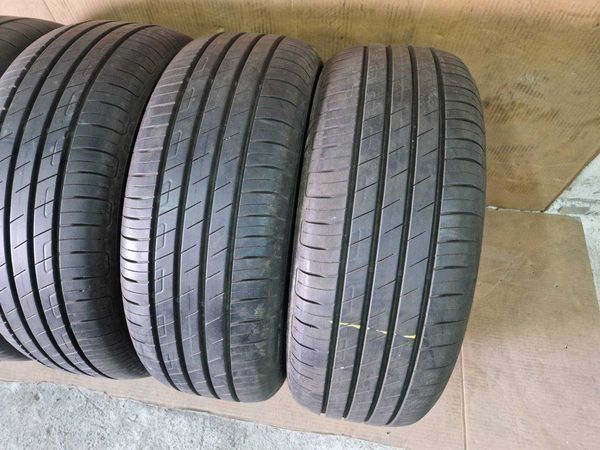 4 Goodyear R17 215/55
летни гуми DOT4720