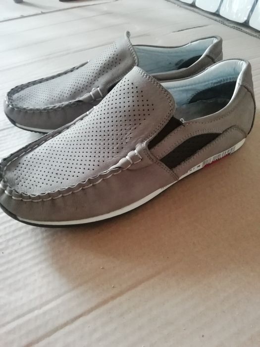 Продам туфли для мальчика