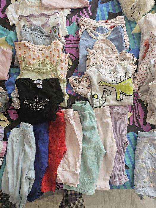 Голям лот дрешки за новородено момиченце + подарък!