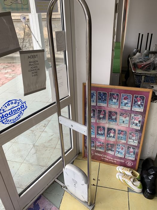 Sistem complet antifurt haine Syntex. Porti antifurt magazine