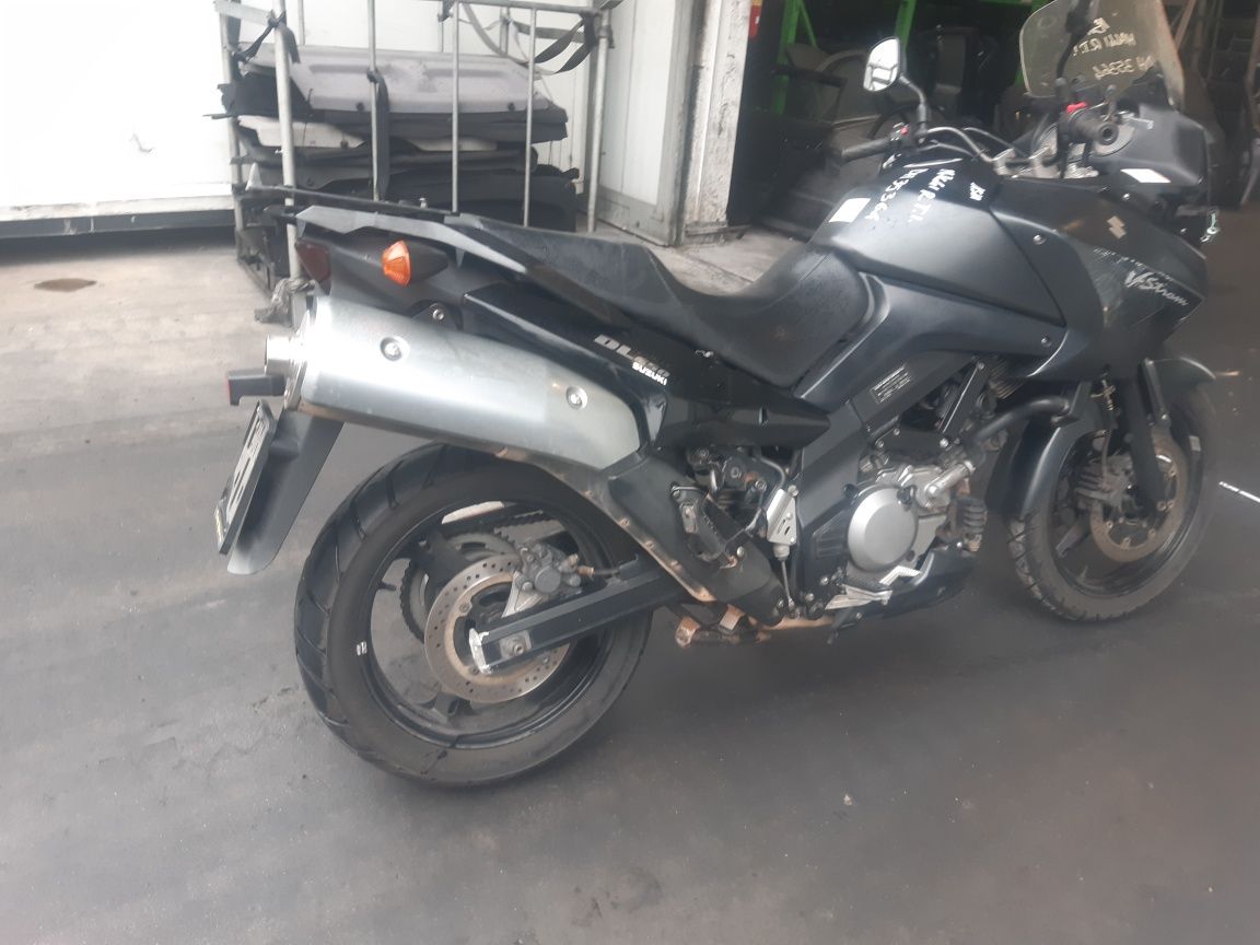 Мотоциклет Сузуки В-стром( SUZUKI V-STROM DL 650)-на части