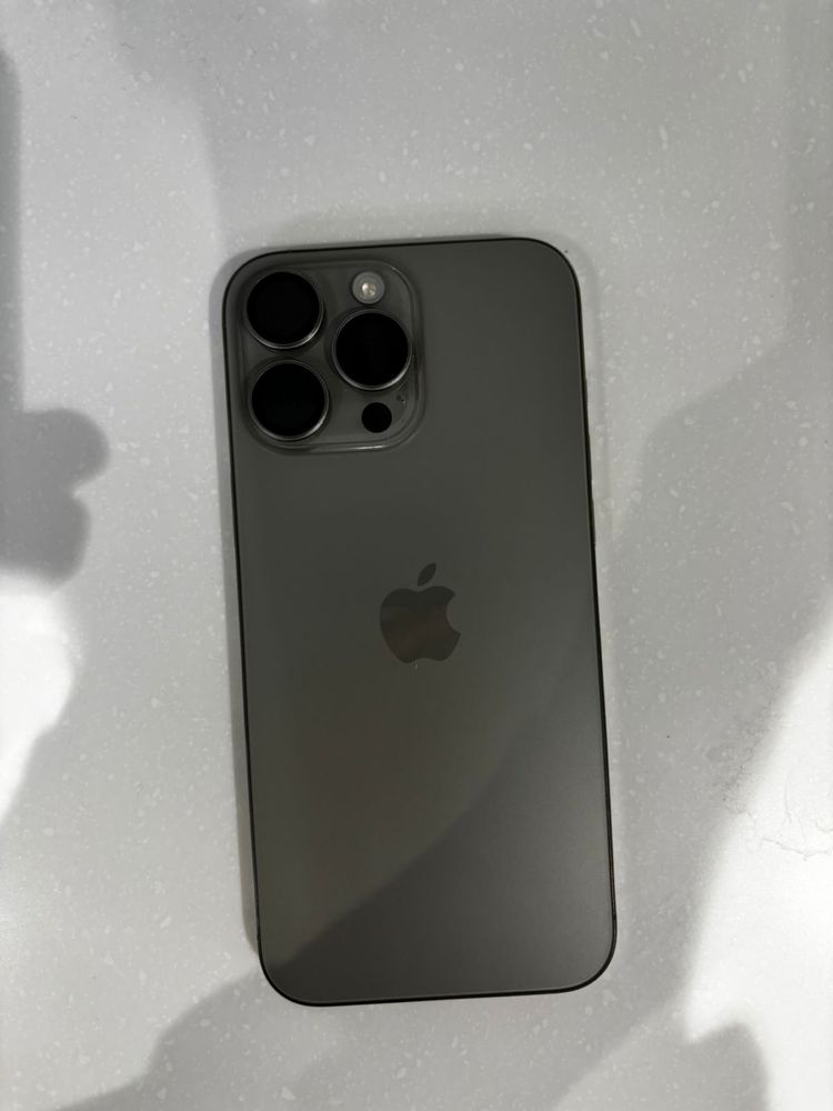 iPhone 16 Pro Max Esim