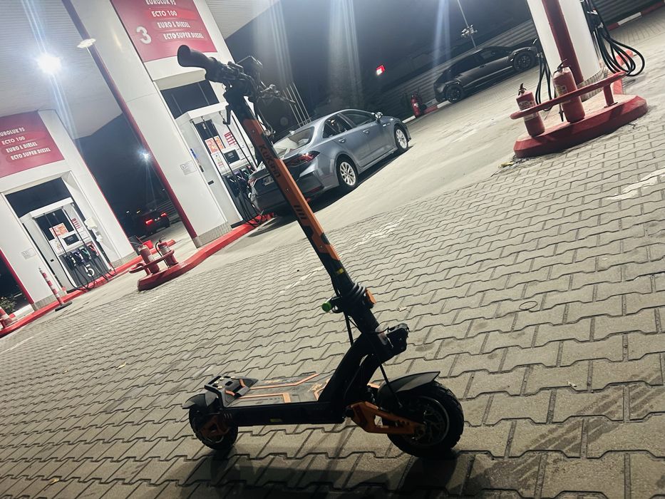 De vânzare Trotineta electrica KUKIRIN G3 Pro este ca si noua 75km