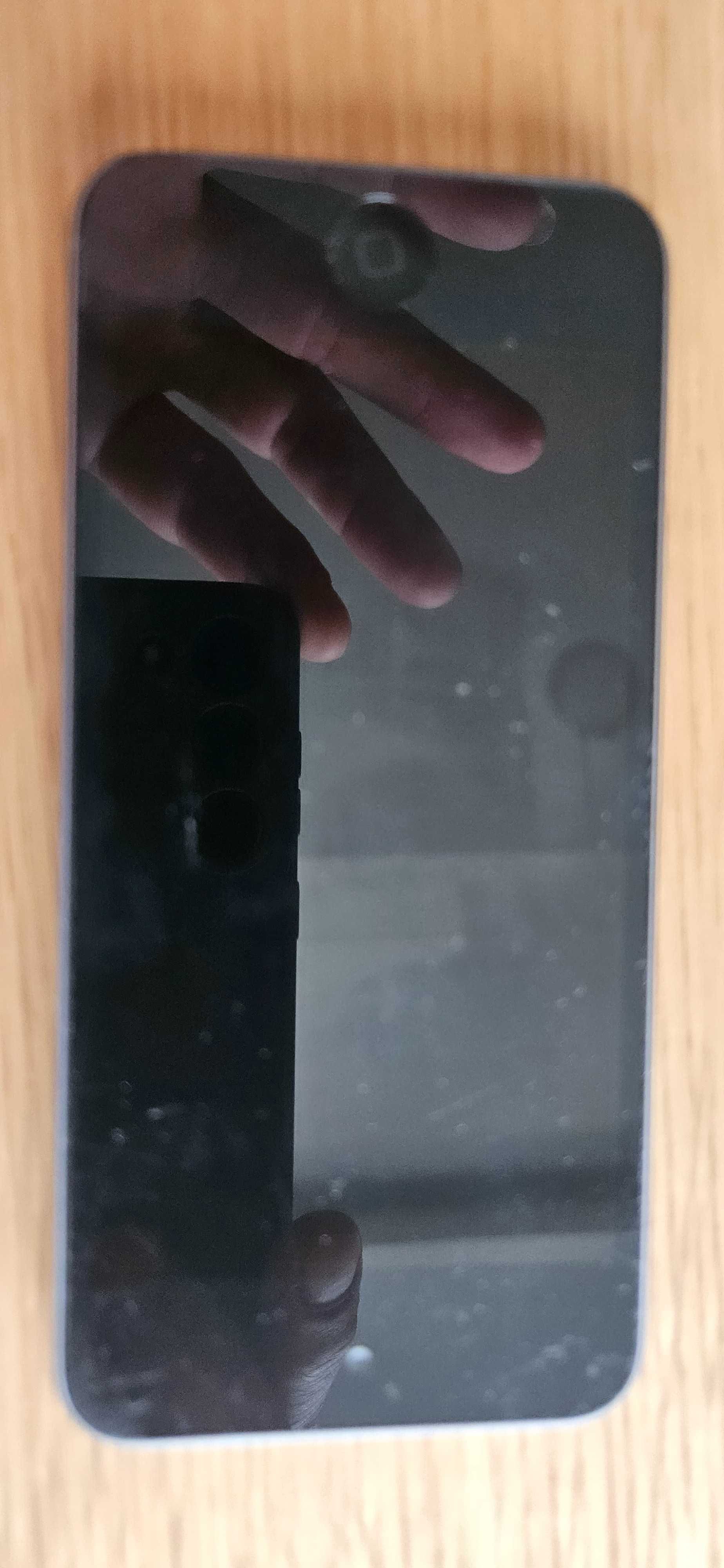 Ipod touch 5 закопуван е от Англия