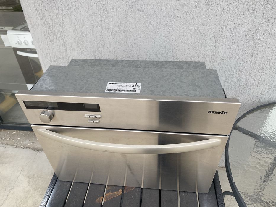 Домашен конвектомат/ Фурна на пара Миеле Инокс