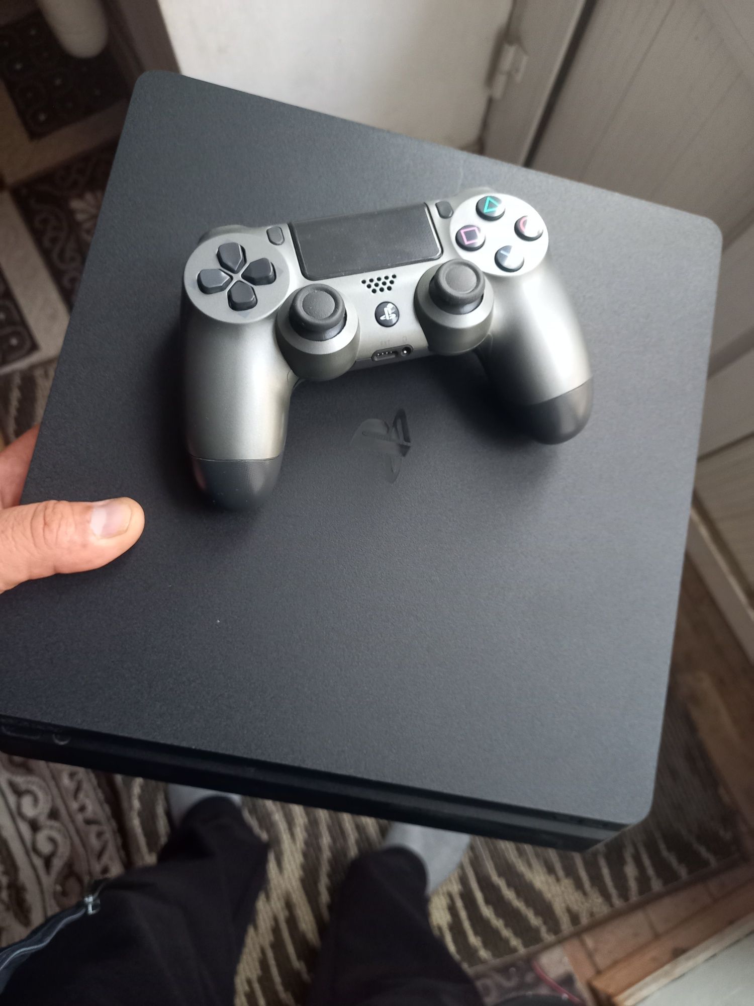 PS4 slim holati ideal yangi 1TB vzlom Golden Hen proshivfka bogan.