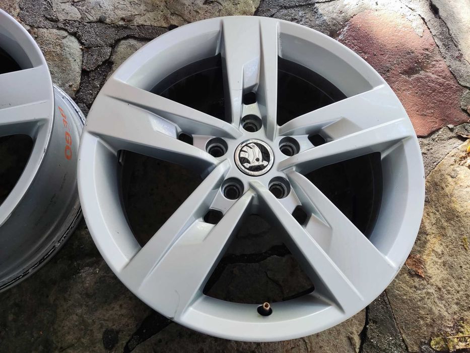 Шкода 17 5x112 оригинални лети джанти 5x112 за Skoda Octavia - 17 цола