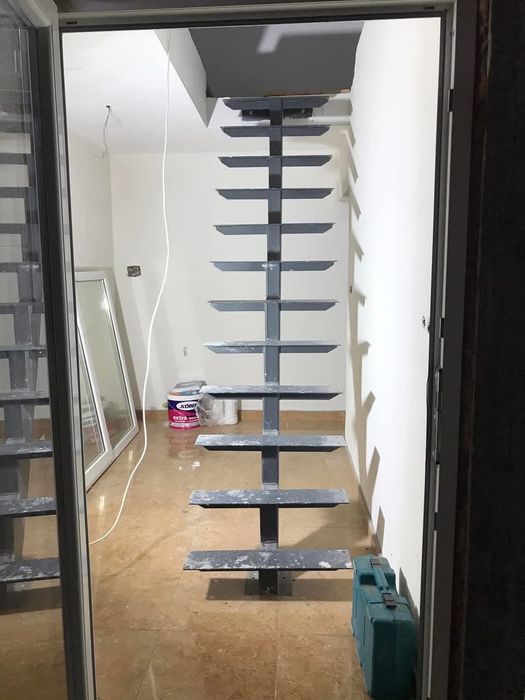 Scara de fier pentru pod mansarda exterior noua!