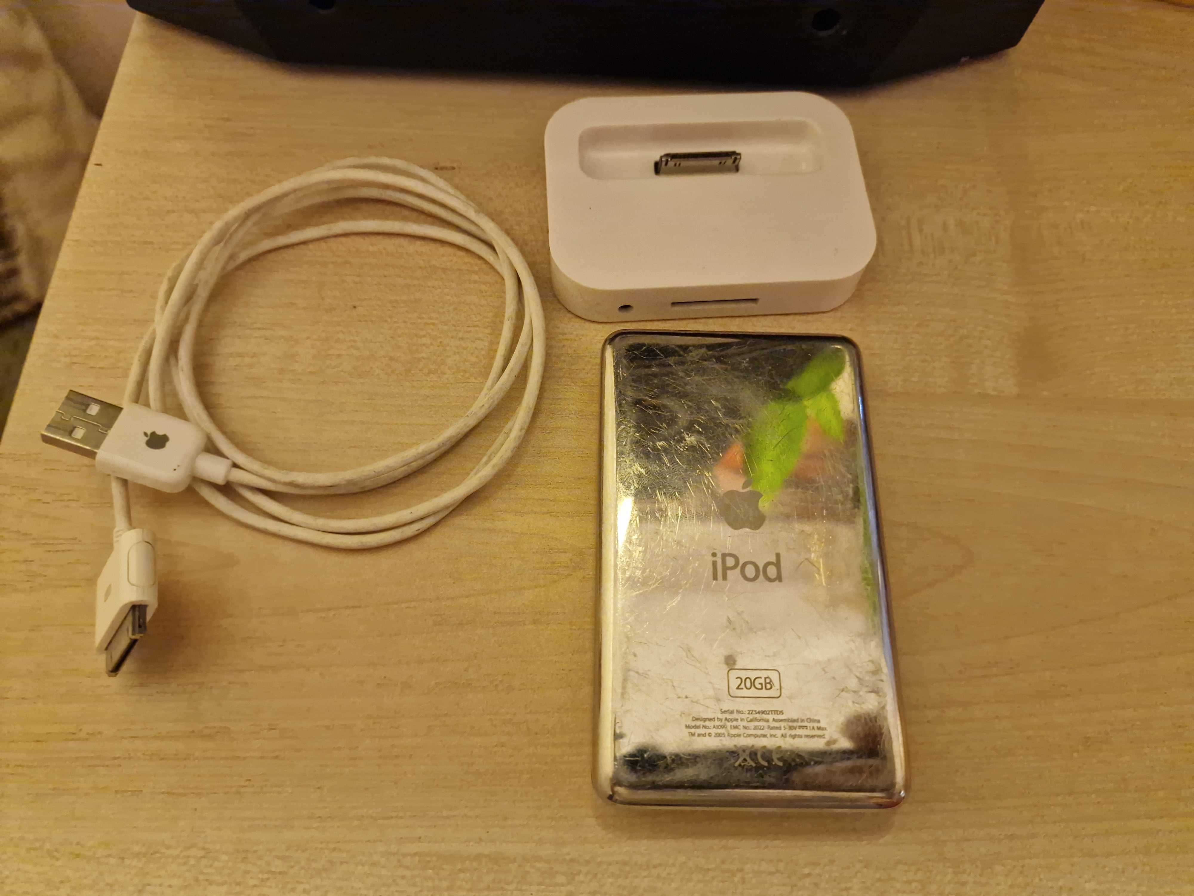 Apple iPod classic 4th gen 20GB + dock+ cablu