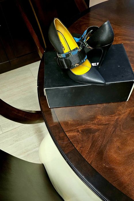 DIESEL дамски черни официални обувки на ток.