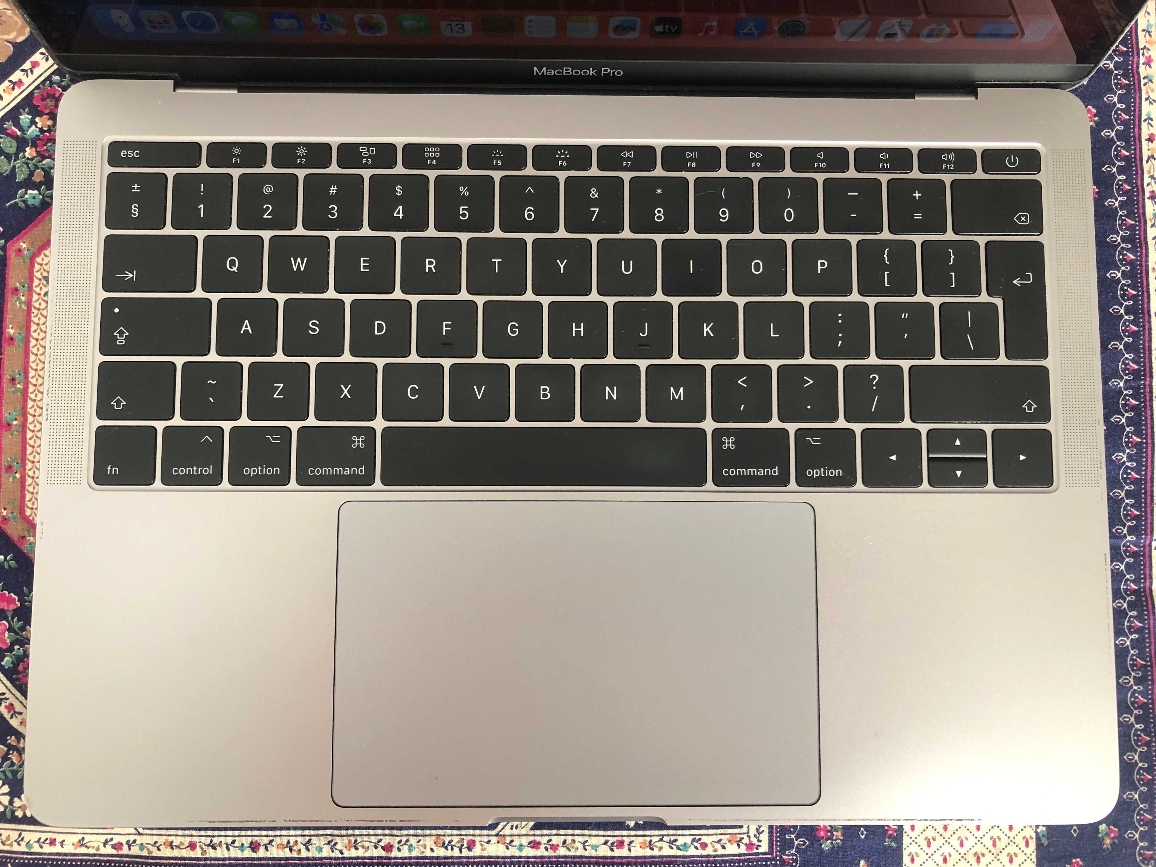 MacBook Pro 13 " Retina 2017 i5 2,3 GHz, 8 GB, SSD 256 GB. IMPECABIL