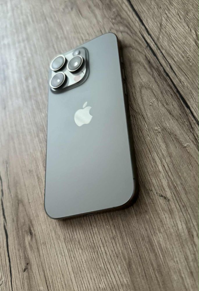 Vand iphone 16 pro 2 cicluri de incarcare