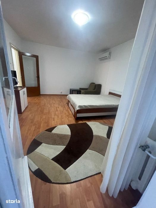 Garsoniera in bloc mixt, 48 mp diham costin georgian 4 minute metrou