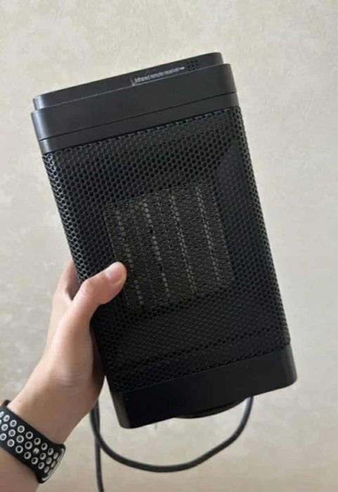 Компактна вентилаторна печка HotVex с мощност 1500W



HotVex Cera