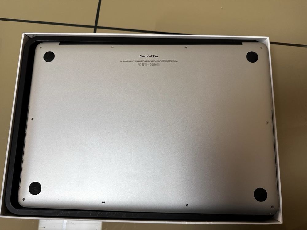 Laptop Apple Macbook Pro retina I7 15. 2.3Ghz mid 2014 8 gb 256 gb