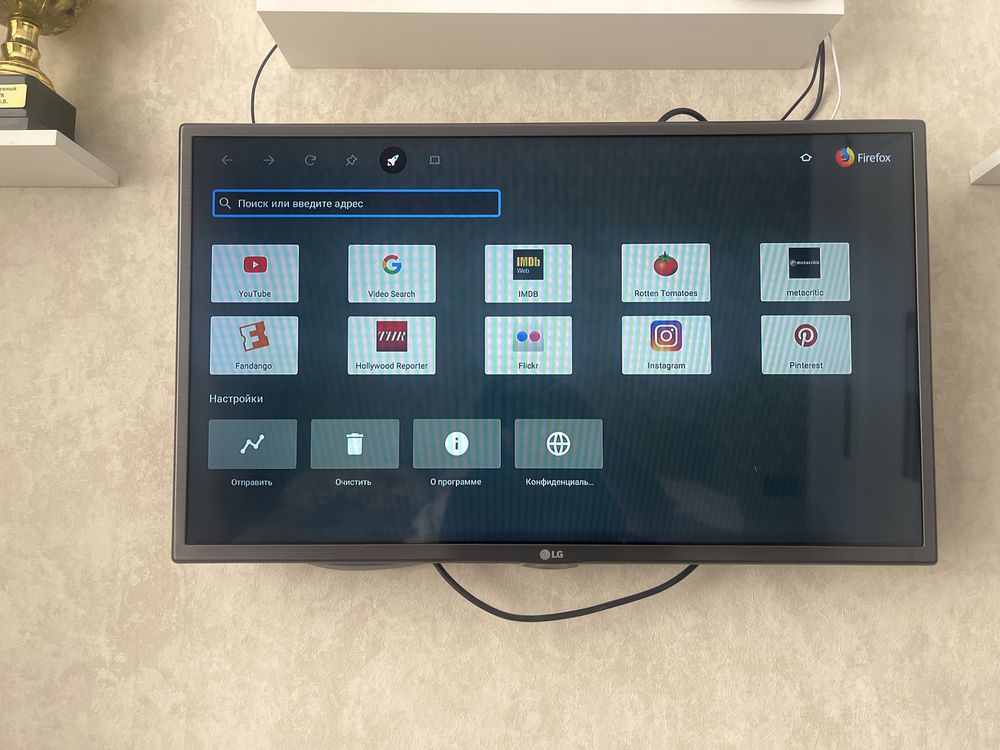 Продам приставку Smart TV android