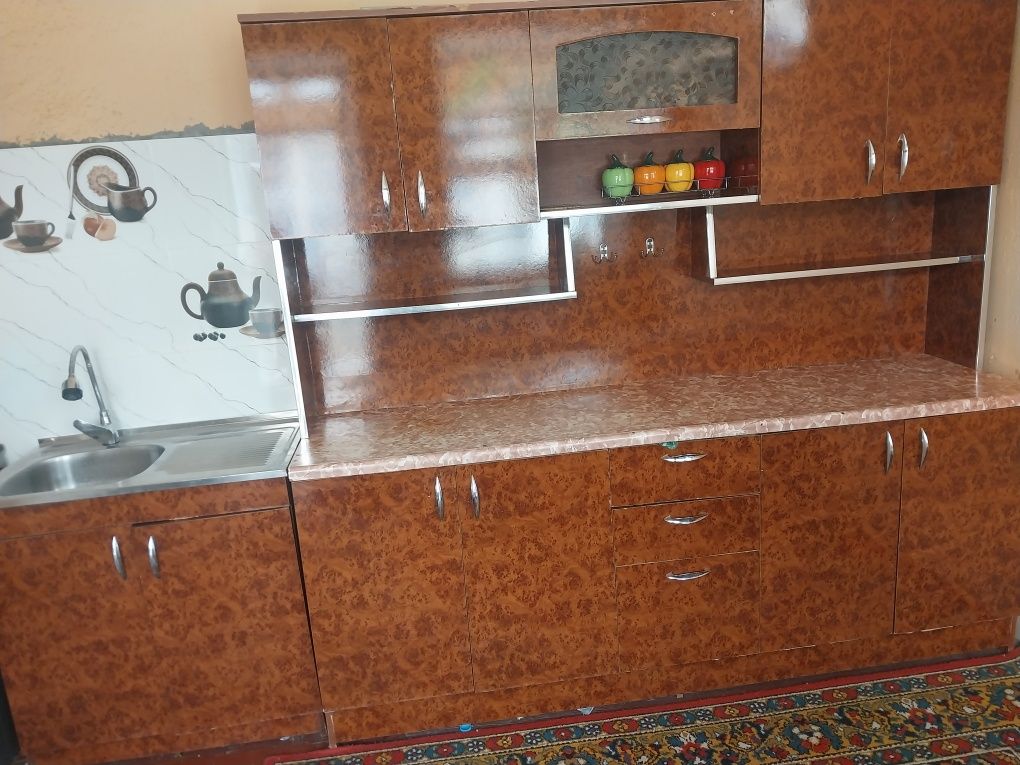 Oshhona mebel rakvina