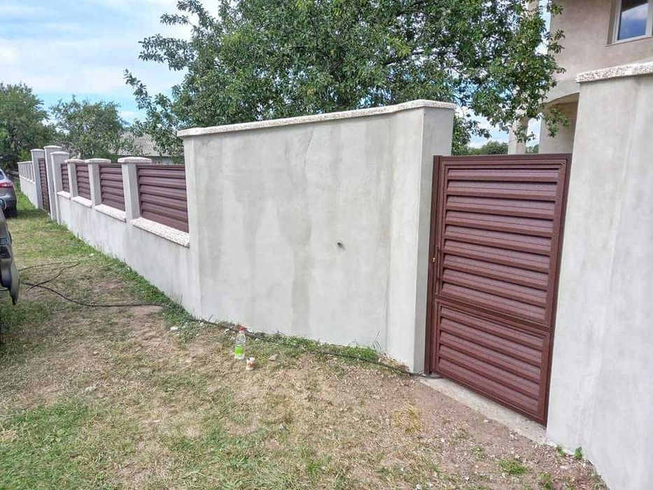 Garduri si porti din panou stil jaluzele, sipca metalica, plasa si BCA