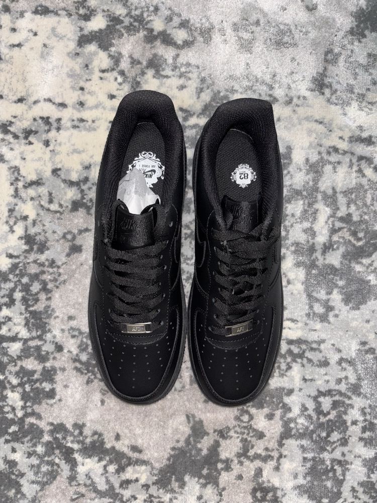 Nike Air Force 1 Triple Black