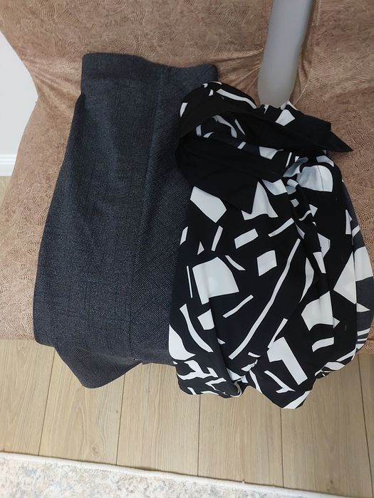 Отдам даром женские вещи!