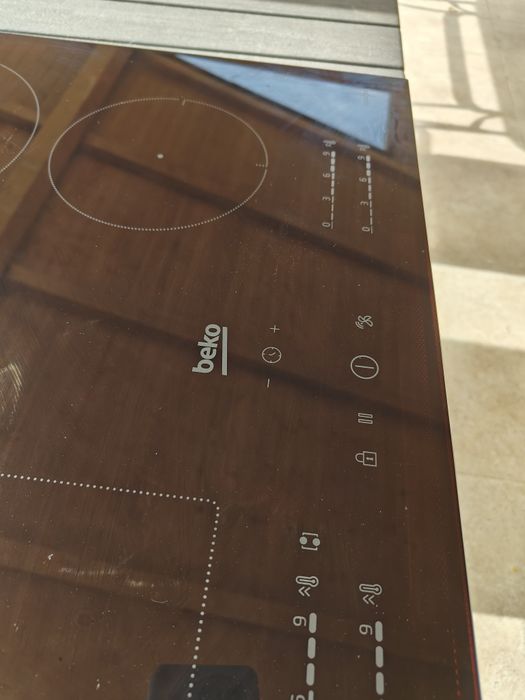 Plită electrică cu inducție Beko
