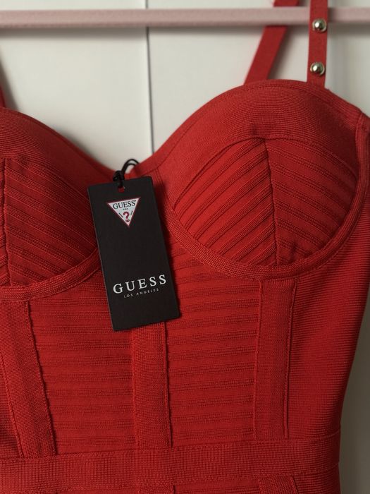 Бандажна рокля Guess