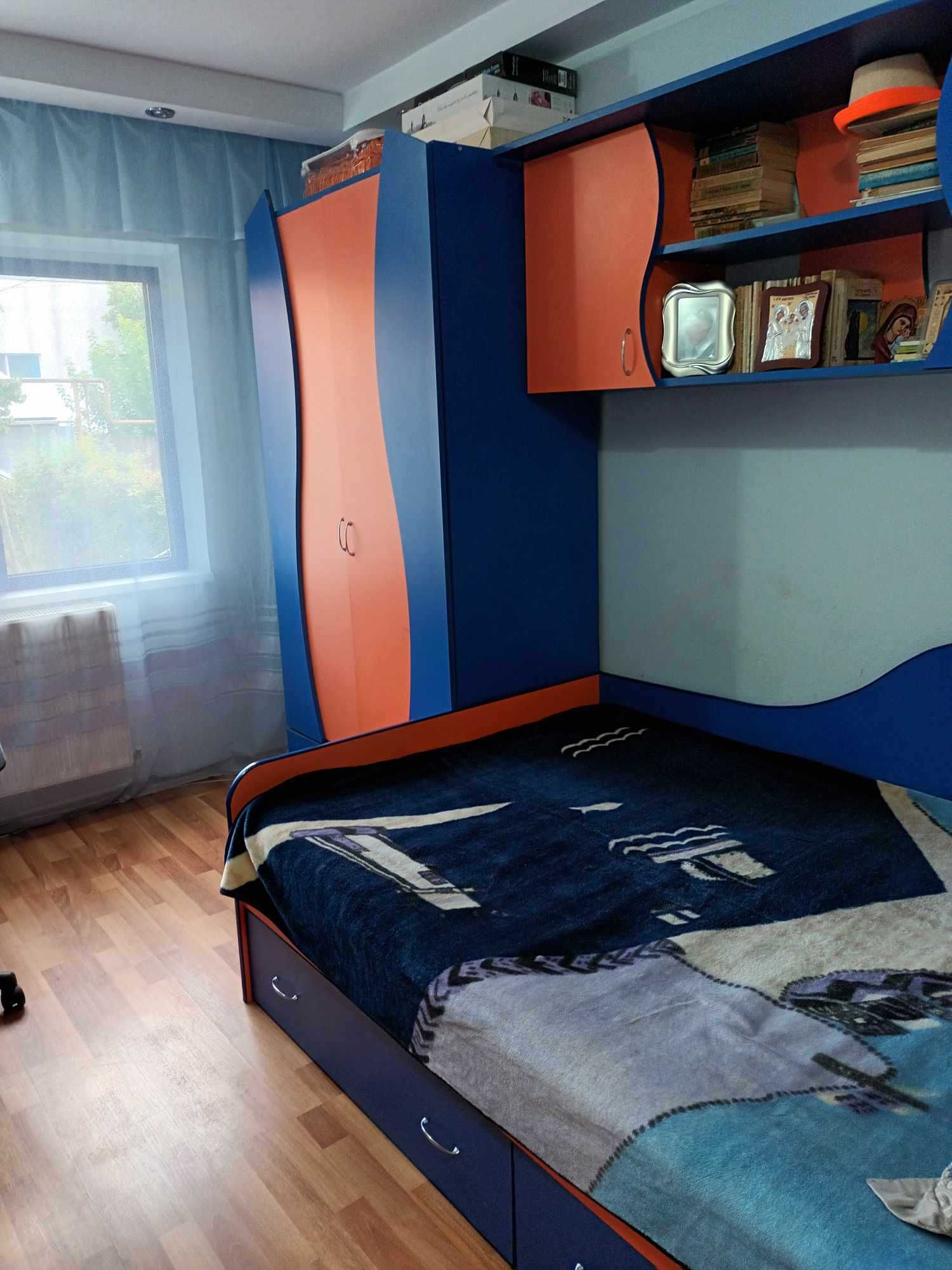 Vand apartament cu 4 camere, decomandat, parter, Nae Leonard, Galati