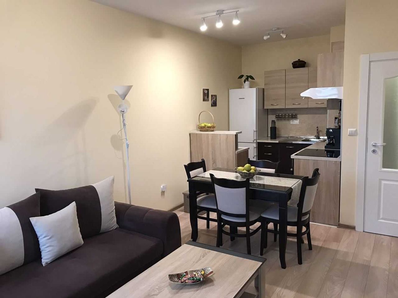 Продава се Двустаен апартамент в Пловдив, Христо Смирненски - 60 кв.м за 2334 €/кв.м - Снимка #2
