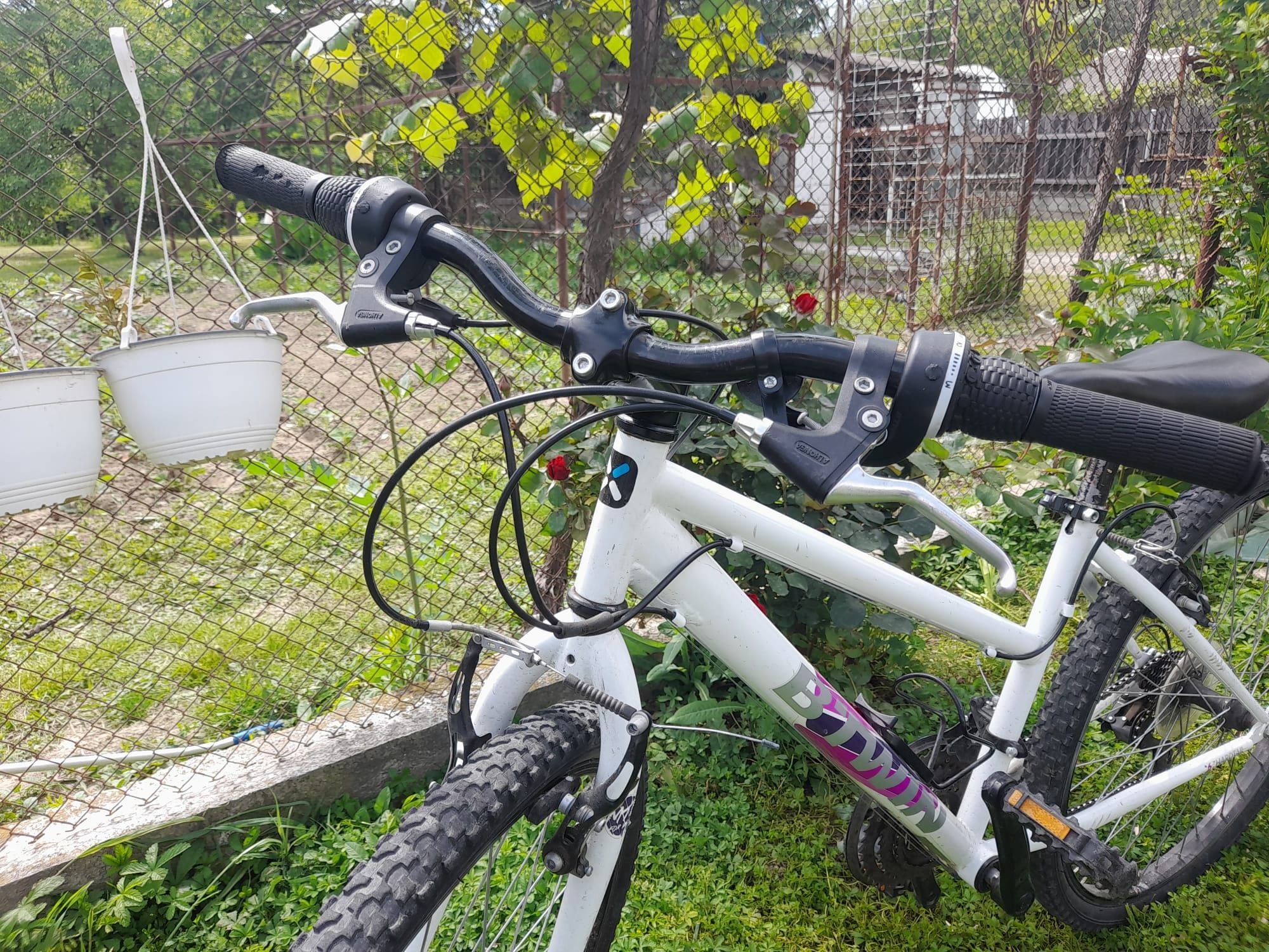 Trotineta în stare buna, bicicleta în stare buna