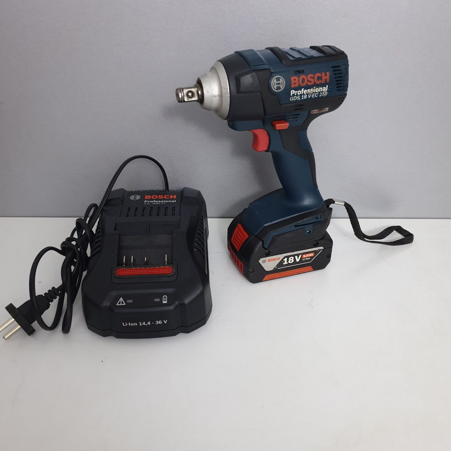 Bosch GDS 18 V-EC 250 Mașina de înșurubat cu impact Brushless 5.0AH