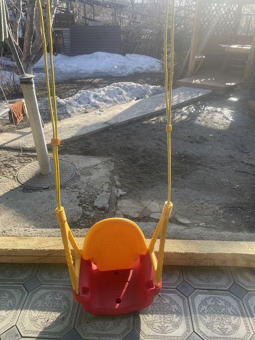 Продаю детскую качелю состояние новое
