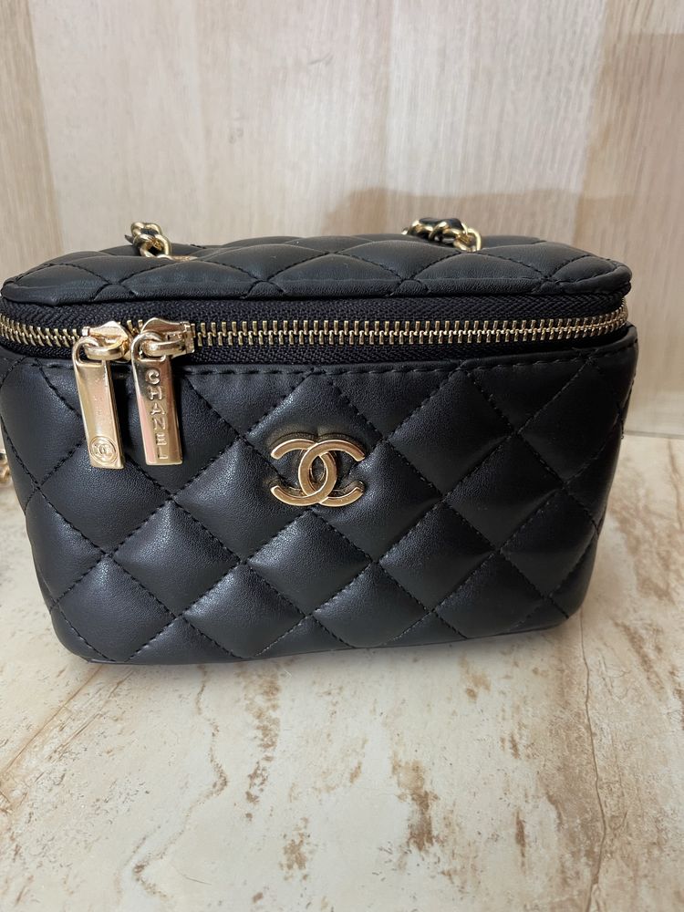 Черно куфарче Chanel
