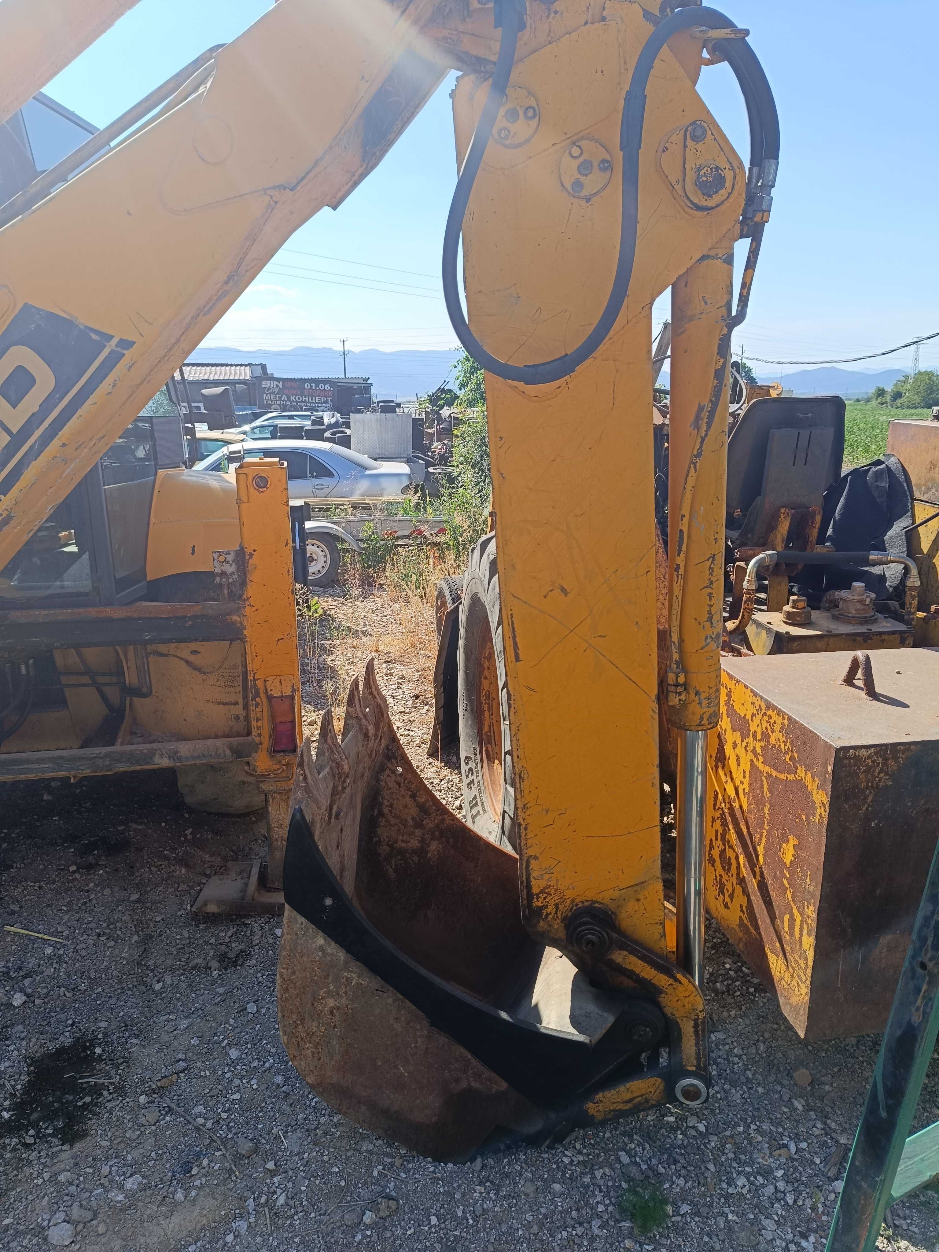 Колесен багер ford 655 c