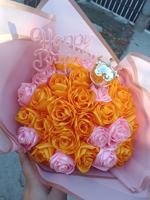 Buchet de trandafiri din satin