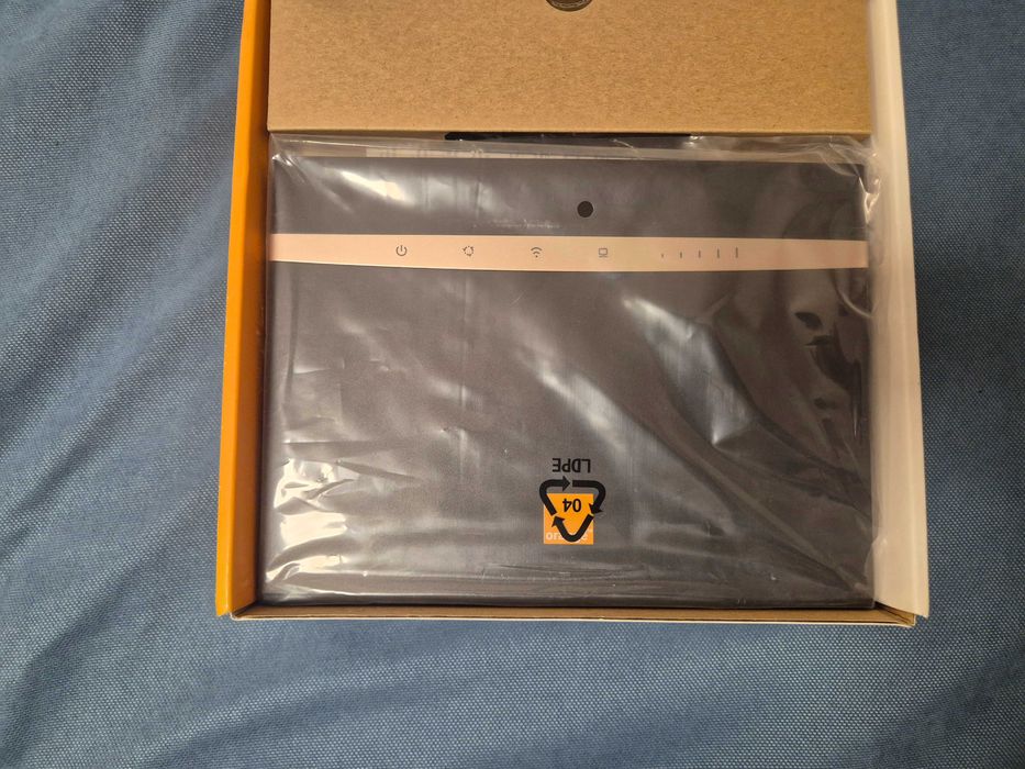 Vand router Huawei Flybox 4G+ (B525), nou, cu cutia originala
