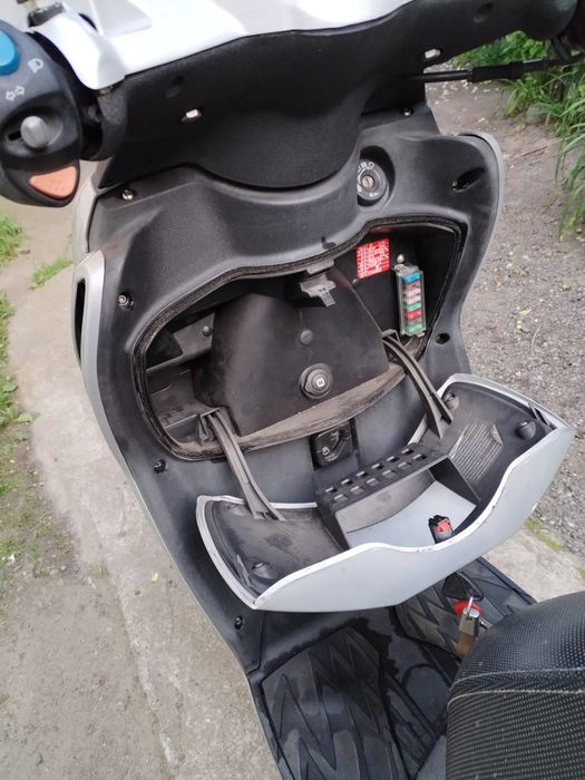 Maxiscuter scuter Malaguti Password 250 ( Yamaha)