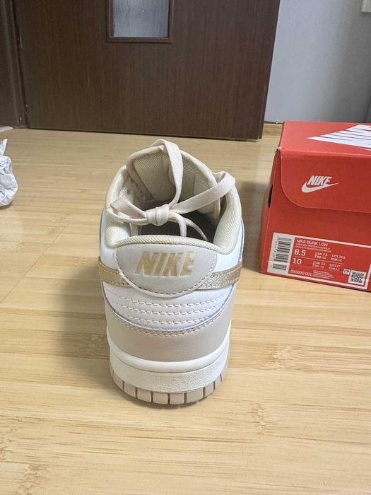 Nike Dunks Metalic gold