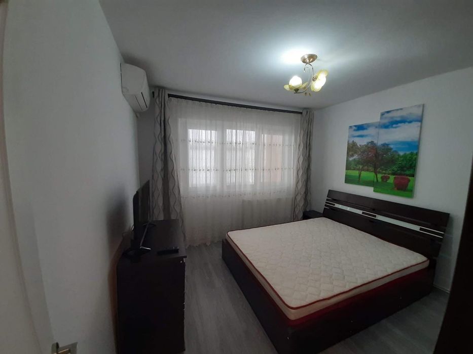 Închiriez apartament 2 camere decomandate zona piata nicolina
