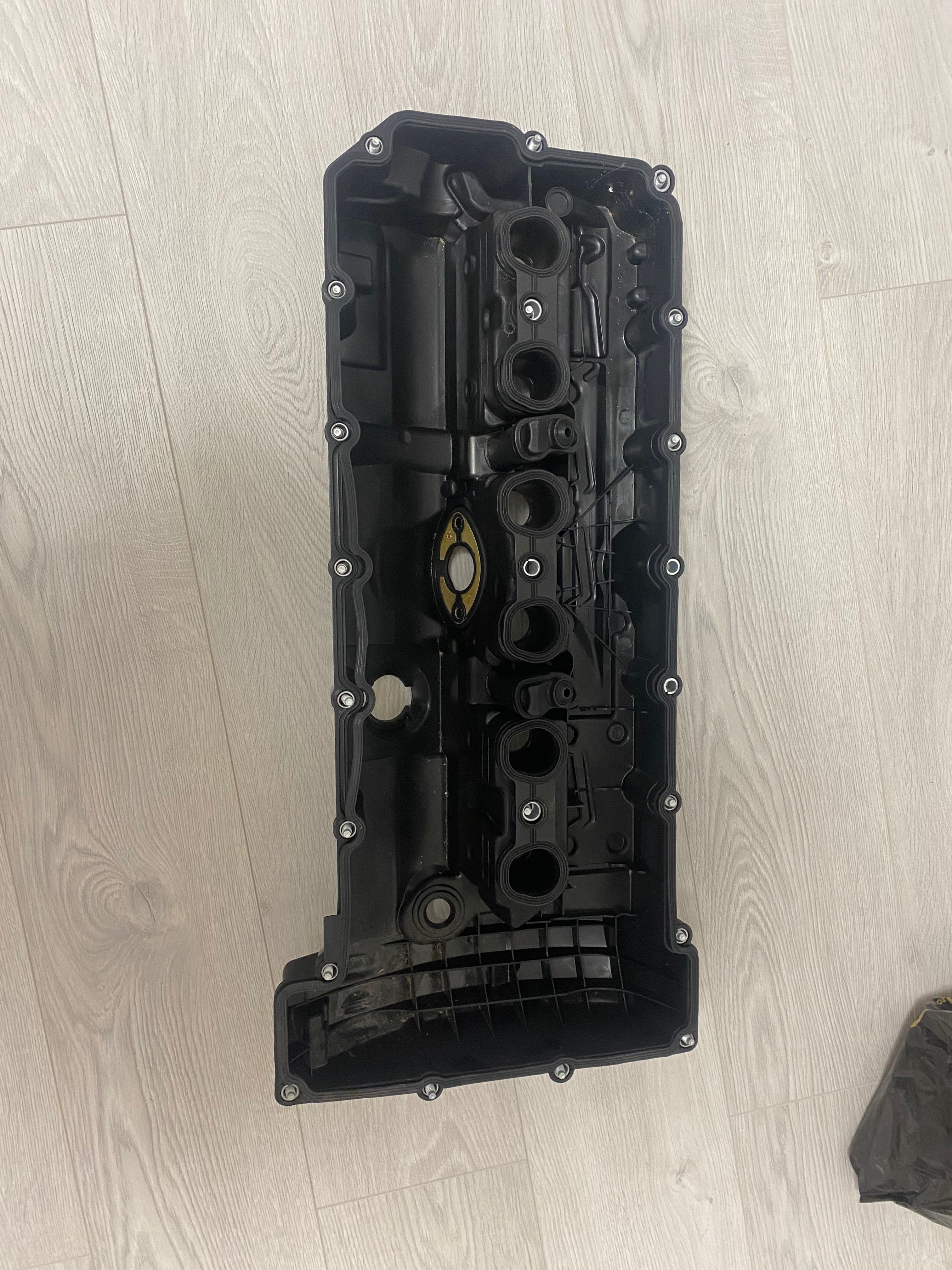 Нов Капак на клапаните BMW E60 E61  BPZ-BM-000