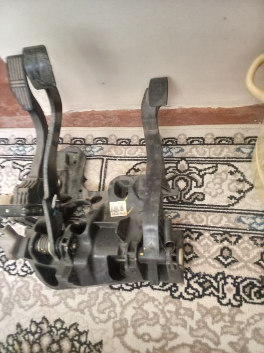 Spark pedali holati yangi