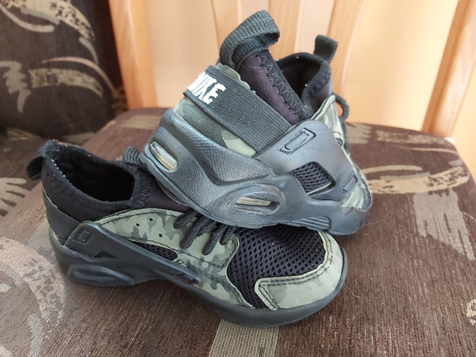 Два броя  маратонки