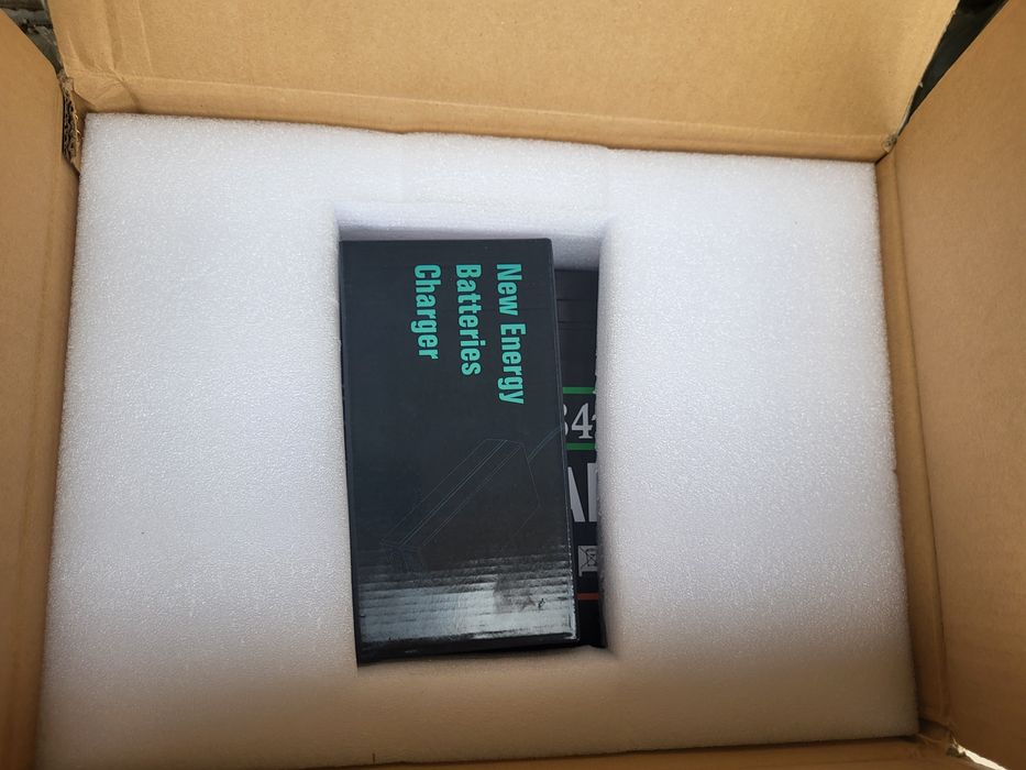 Vand acumulatori lifepo4 300A. NOI.  TRANSPORT GRATUIT.