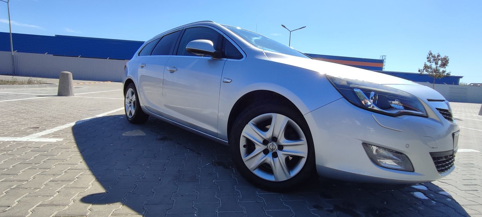 Opel Astra J Sports Tourer 1.7 CDTI