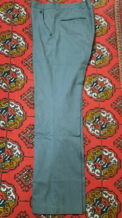 Еркаклар кийими сотилади