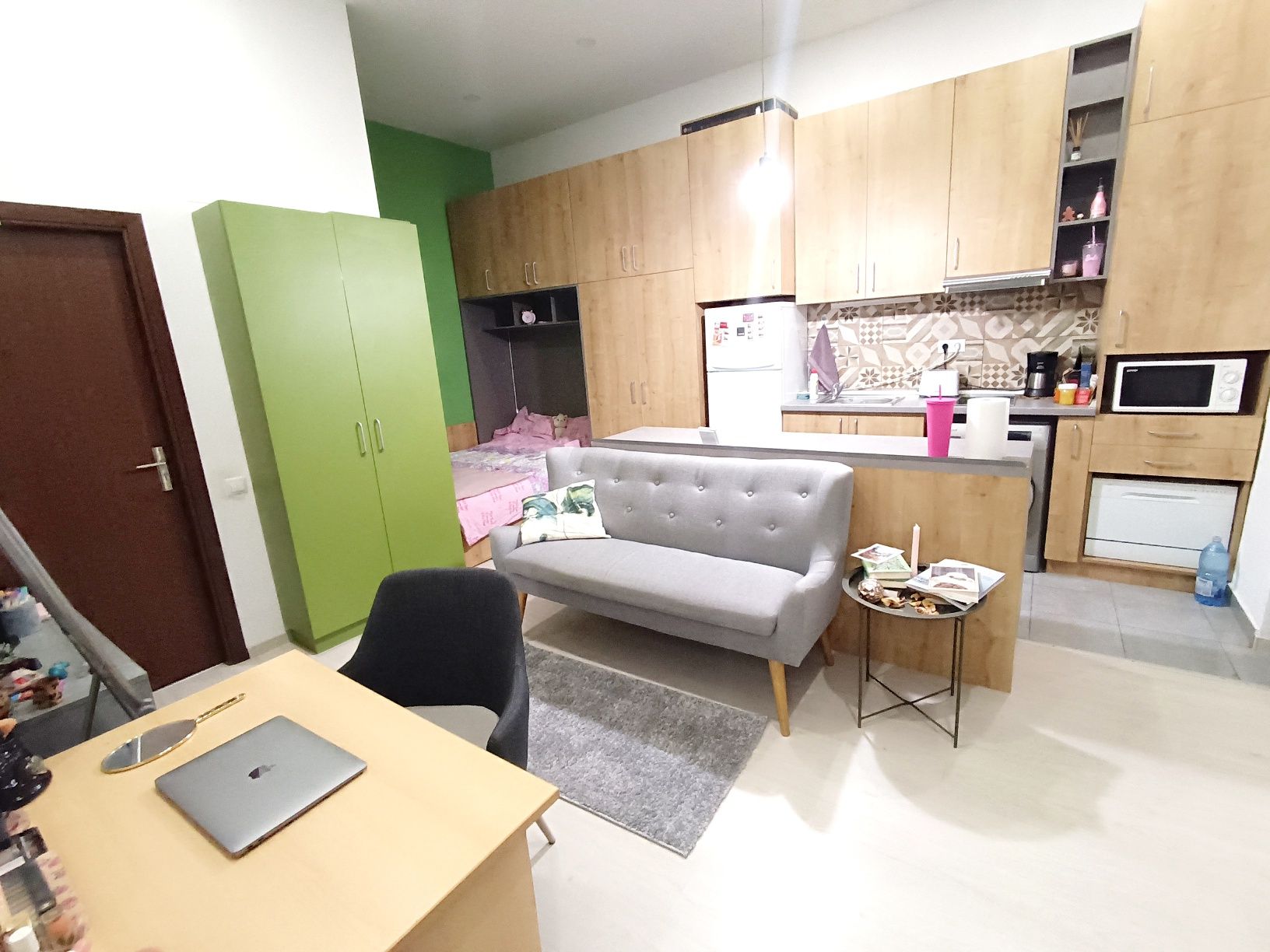 Ap format din 2 garsoniere la casa 64mp+teren 85mp+pivniță HOREA