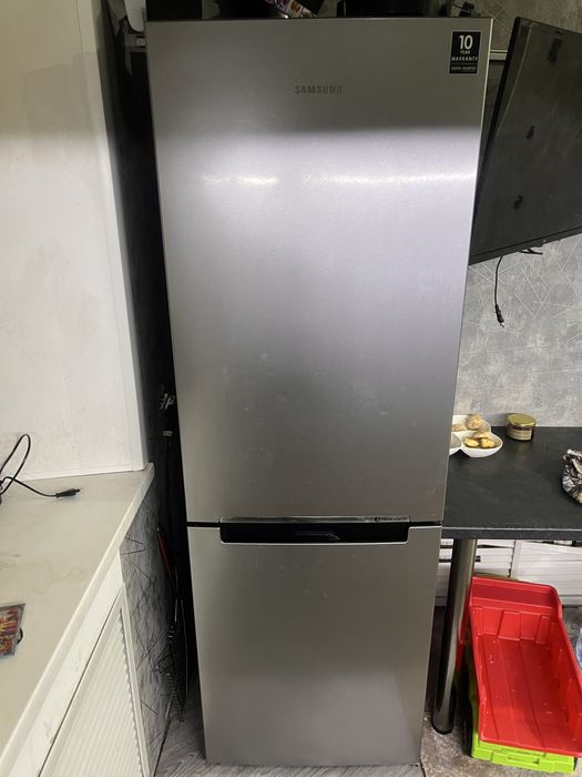 Продам холодильник