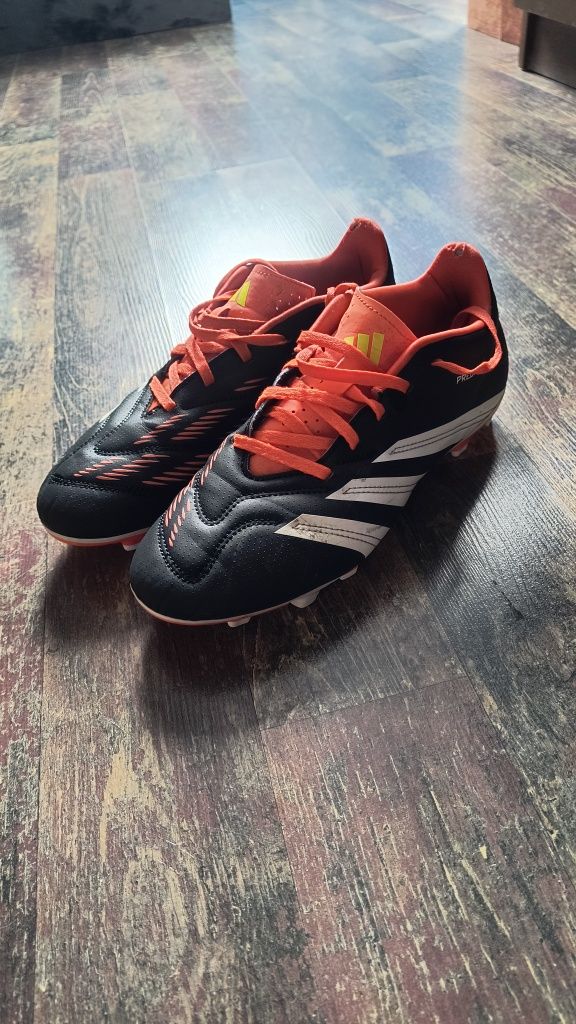 [ОРИГИНАЛНИ БУТОНКИ] Оригинални бутонки Adidas Predator!