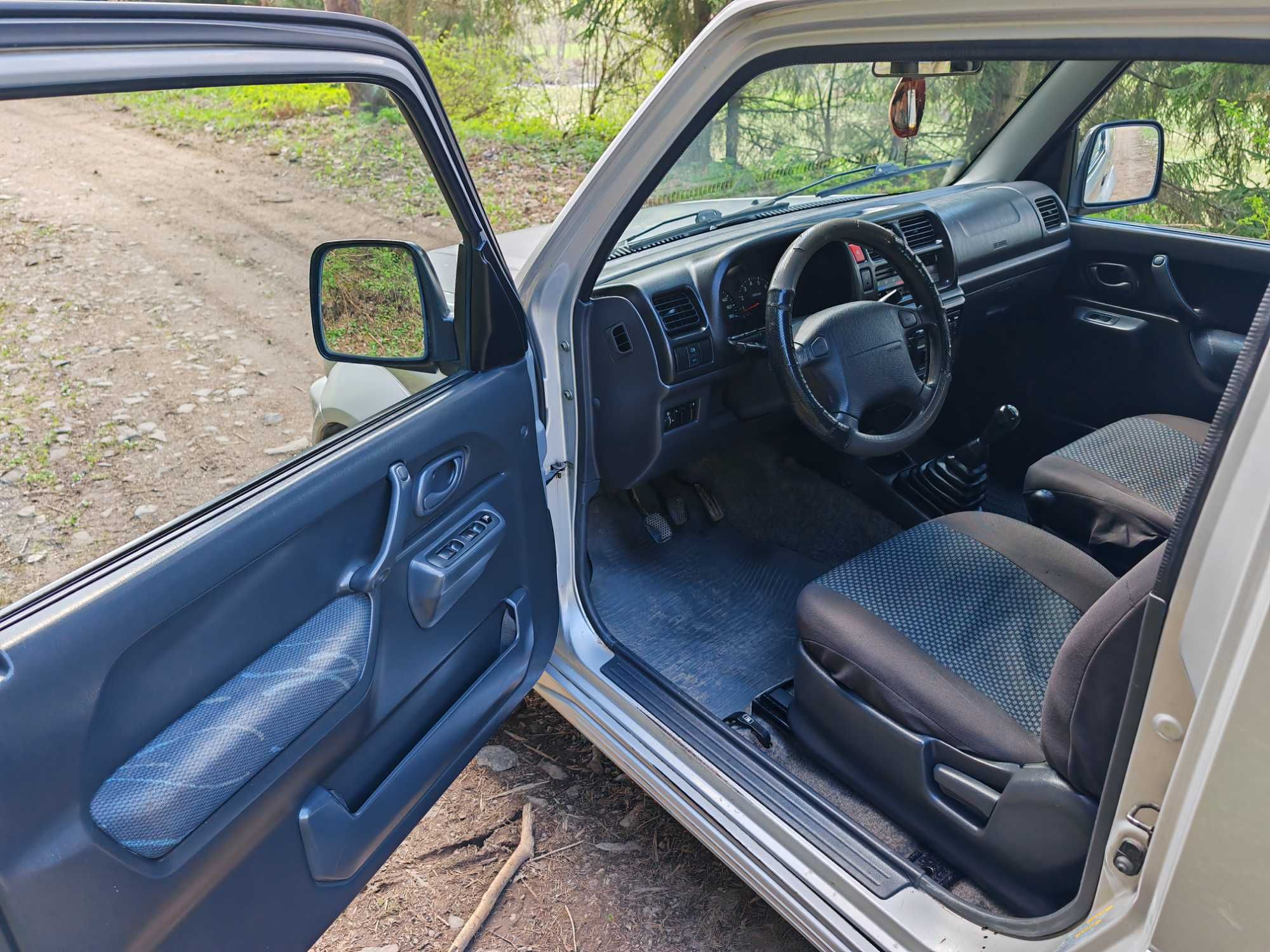 Vând Suzuki Jimny 1.3 AWD