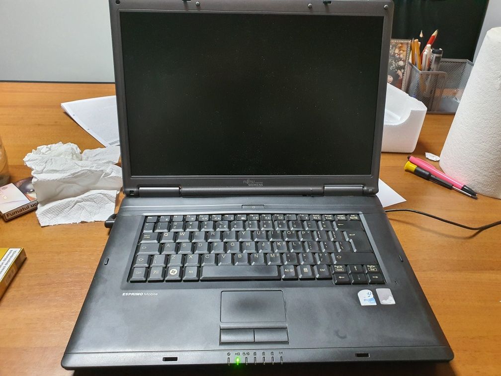 Laptop Fujitsu Siemens Esprimo Mobile V5535 defect pt piese